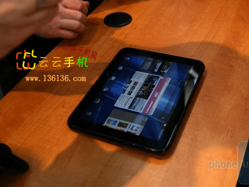 9.7Ӣ˫ƽ HP TouchPadֳ