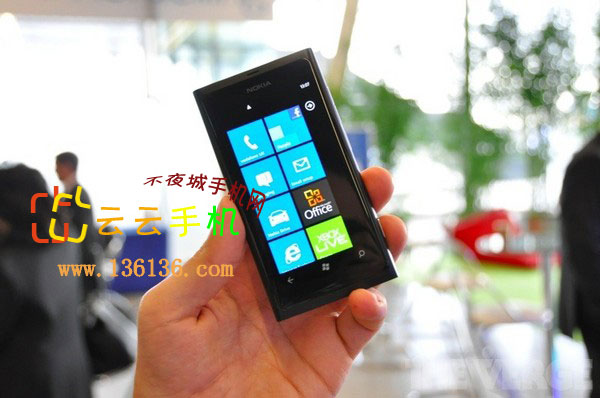 3.7WP7콢 ŵLumia 800ͼ