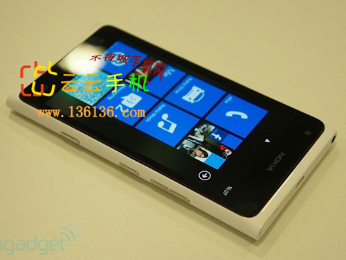 4.3WP7콢 ɫLumia 900ͼ