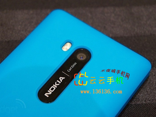 4.3WP8 ɫŵLumia 810ͼ