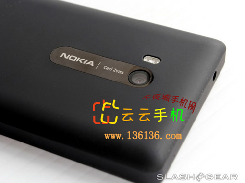 4.3˫WP8 ŵLumia 810ͼ