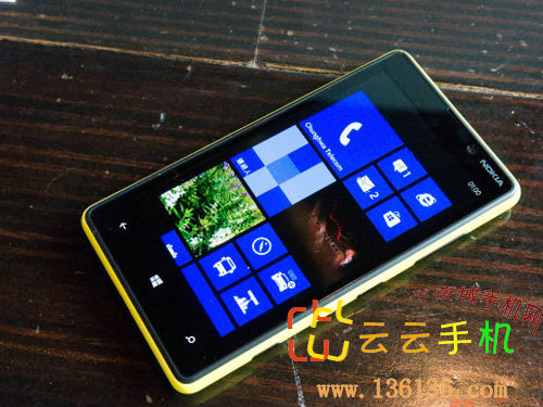 4.3˫WP8 ŵLumia 820ͼ