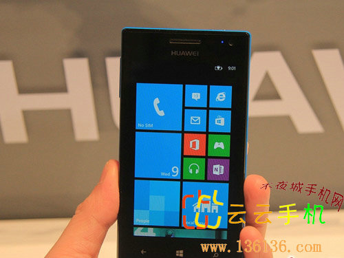 CES2013:˫WP8 ΪAscend W1ͼ