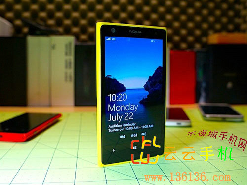 ˫WP8콢 ŵLumia 1020ͼ