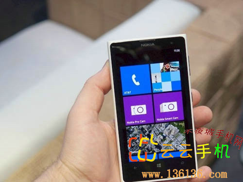 ɫ˫WP8廭 Lumia 1020ͼ