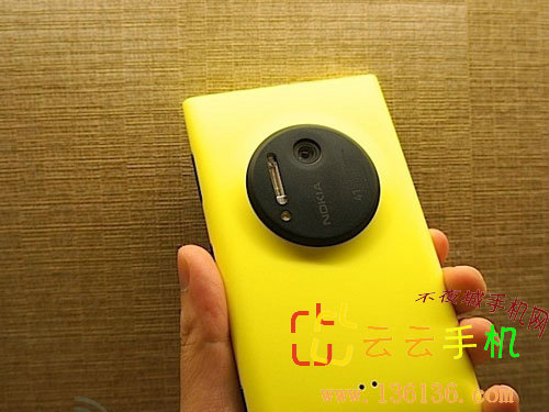 ɫ ŵLumia 1020ͼ